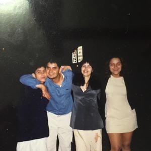 Meet your Posher, Claudia nivaldo